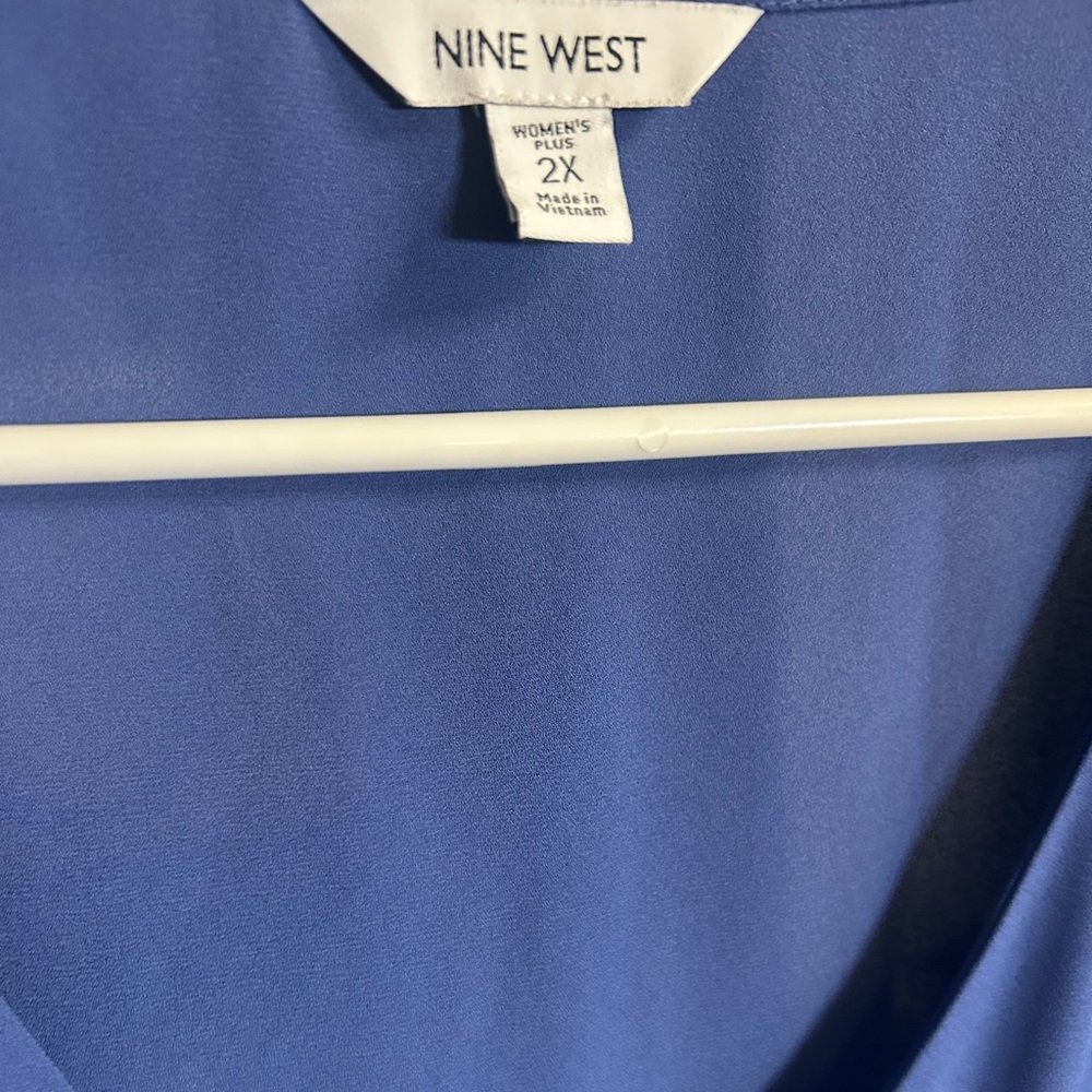 Nine West V-Neck Blue Tank Top - Picture 3 of 3